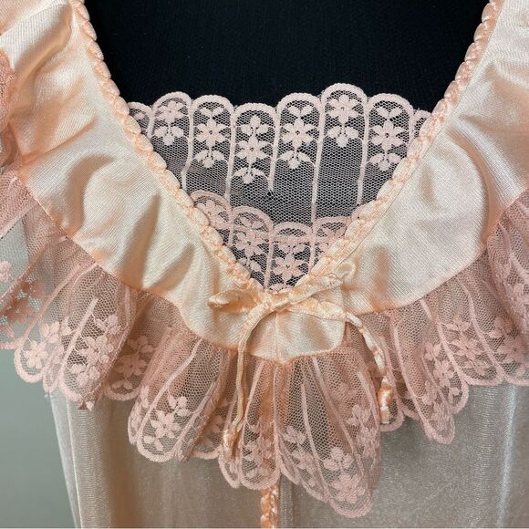 Dutchess Nightgown Vintage Sleeveless V Neck Lace Made in USA Peach Size Medium - Picture 3 of 10